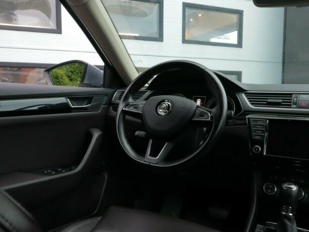 skoda-superb-diesel-2016-big-9