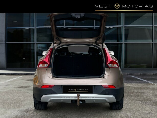 volvo-v40-cross-country-diesel-2013-big-6