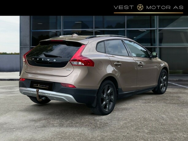 volvo-v40-cross-country-diesel-2013-big-7