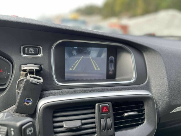 volvo-v40-cross-country-diesel-2013-big-20