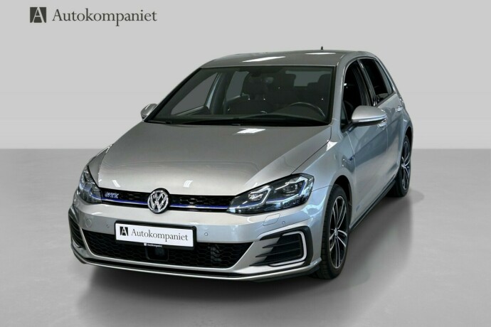 volkswagen-golf-elektrisitetbensin-2019-big-2
