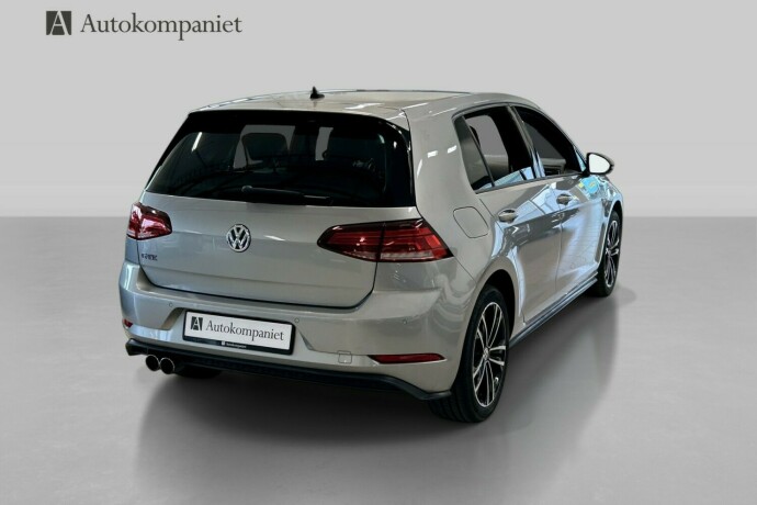 volkswagen-golf-elektrisitetbensin-2019-big-5