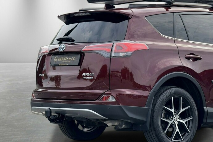 toyota-rav4-elektrisitetbensin-2017-big-5