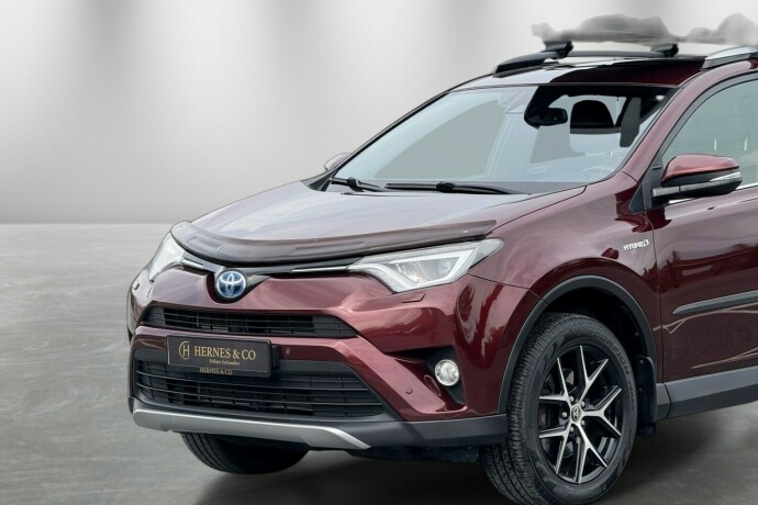 toyota-rav4-elektrisitetbensin-2017-big-1