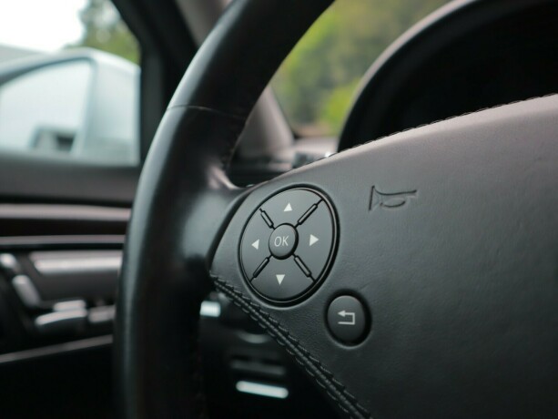 mercedes-benz-s-klasse-elektrisitetbensin-2010-big-36