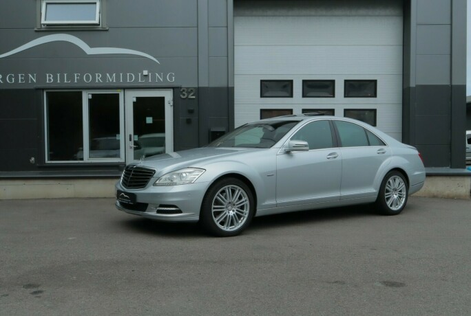 mercedes-benz-s-klasse-elektrisitetbensin-2010-big-0