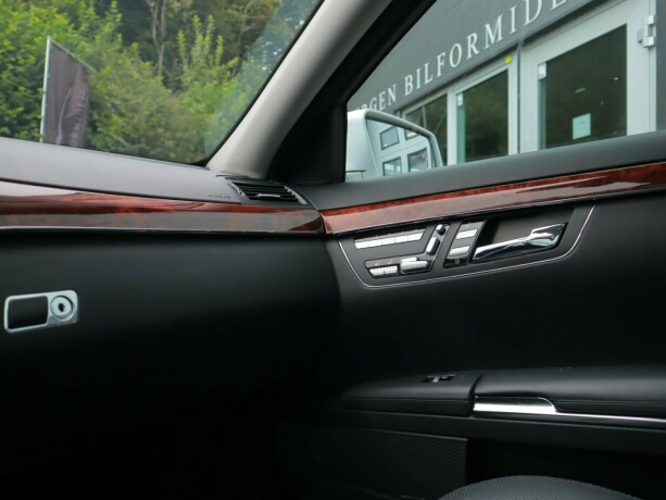 mercedes-benz-s-klasse-elektrisitetbensin-2010-big-32