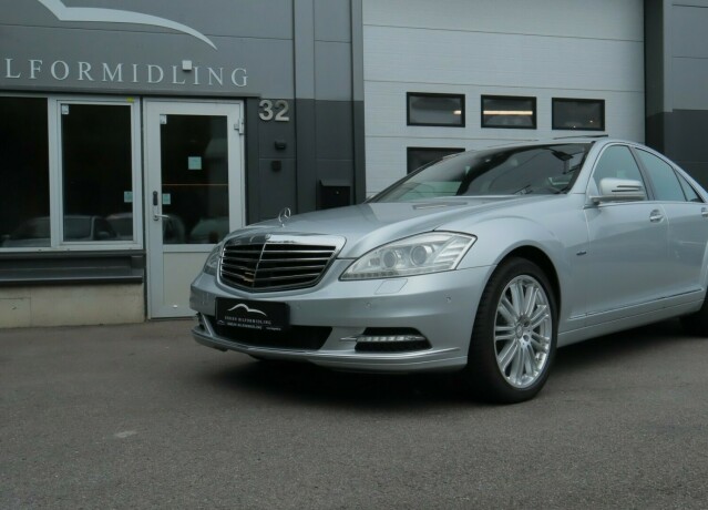 mercedes-benz-s-klasse-elektrisitetbensin-2010-big-2
