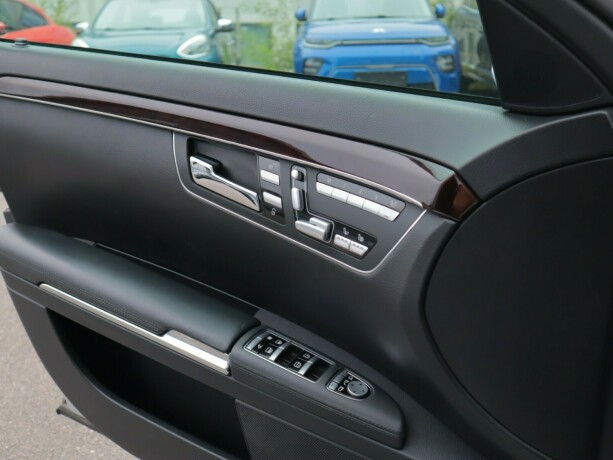 mercedes-benz-s-klasse-elektrisitetbensin-2010-big-22
