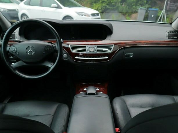 mercedes-benz-s-klasse-elektrisitetbensin-2010-big-15