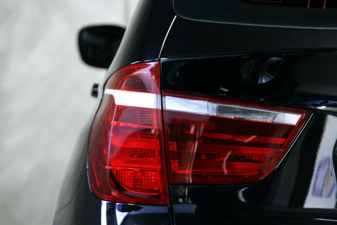 bmw-x3-diesel-2011-big-21