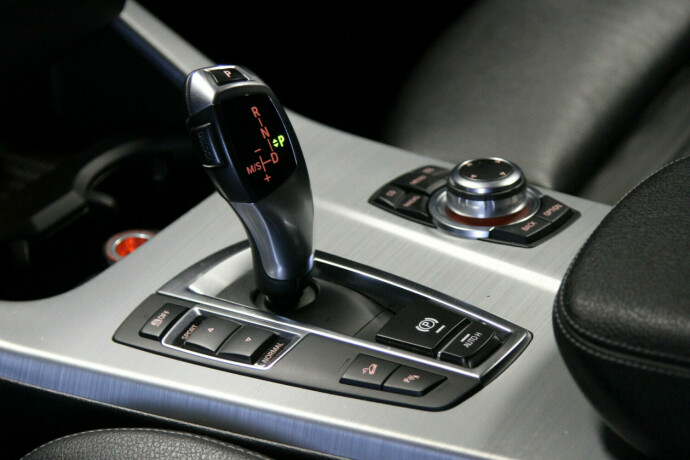 bmw-x3-diesel-2011-big-12