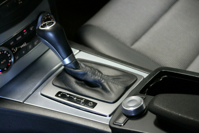 mercedes-benz-c-klasse-diesel-2008-big-11