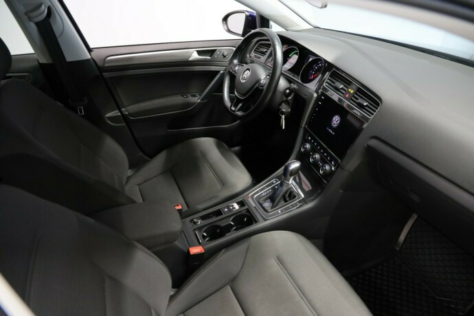 volkswagen-golf-elektrisitet-2019-big-6