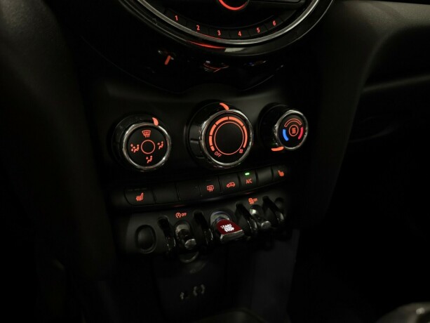 mini-cooper-bensin-2015-big-18