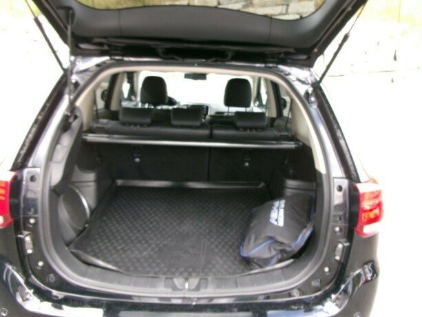mitsubishi-outlander-elektrisitetbensin-2016-big-7