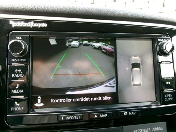 mitsubishi-outlander-elektrisitetbensin-2016-big-16
