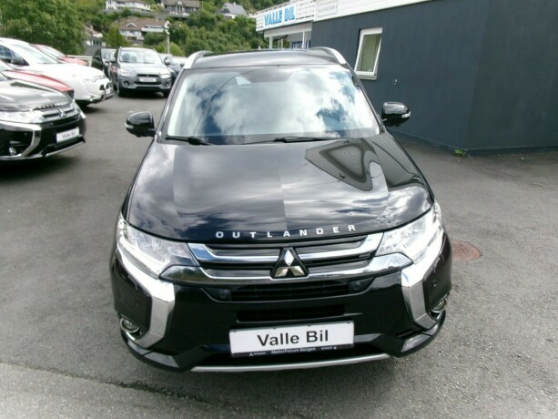 mitsubishi-outlander-elektrisitetbensin-2016-big-1
