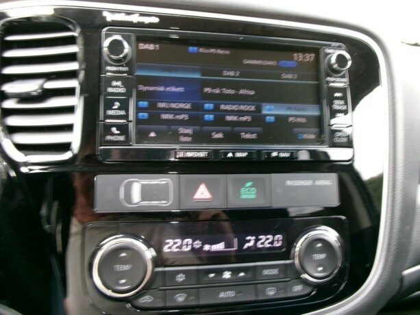 mitsubishi-outlander-elektrisitetbensin-2016-big-15