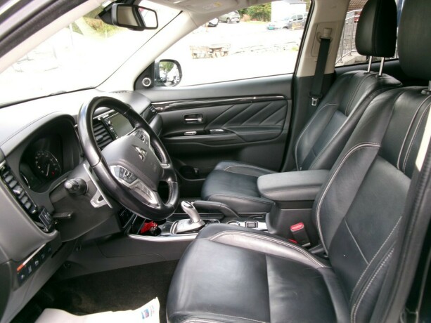 mitsubishi-outlander-elektrisitetbensin-2016-big-10
