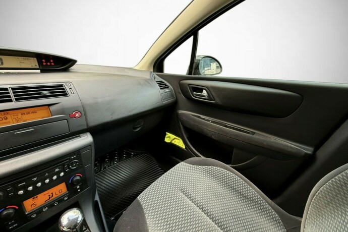 citroen-c4-diesel-2006-big-25