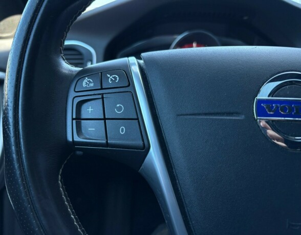 volvo-v60-elektrisitetdiesel-2017-big-18