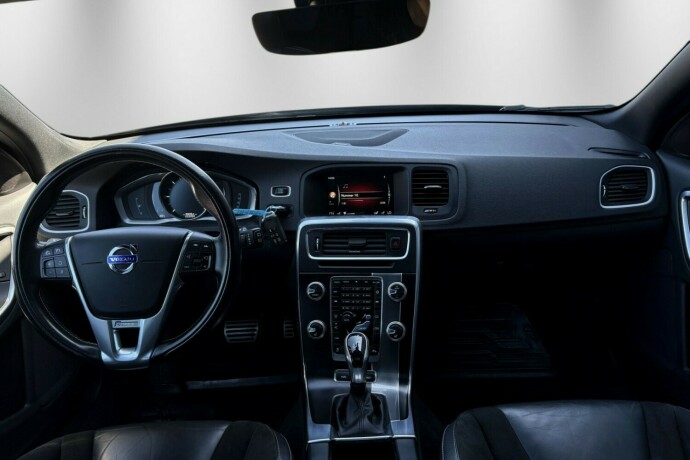 volvo-v60-elektrisitetdiesel-2017-big-15