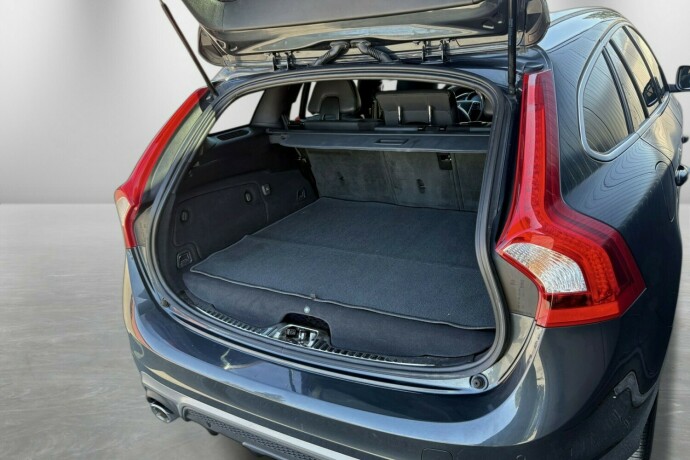 volvo-v60-elektrisitetdiesel-2017-big-10