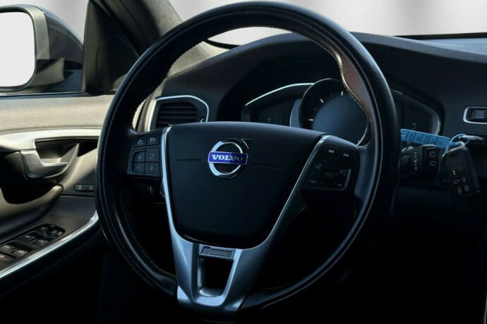 volvo-v60-elektrisitetdiesel-2017-big-17