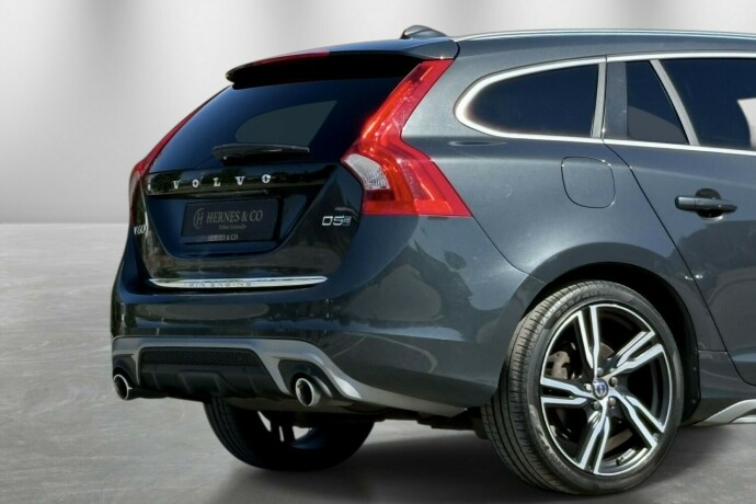 volvo-v60-elektrisitetdiesel-2017-big-3