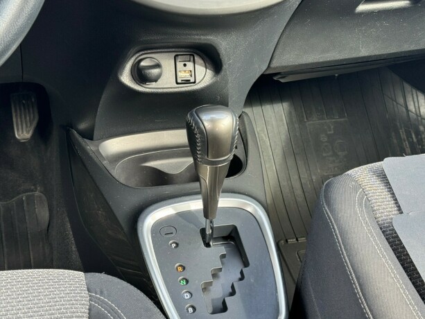 toyota-yaris-elektrisitetbensin-2017-big-9