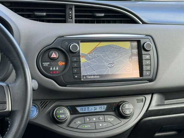 toyota-yaris-elektrisitetbensin-2017-big-8
