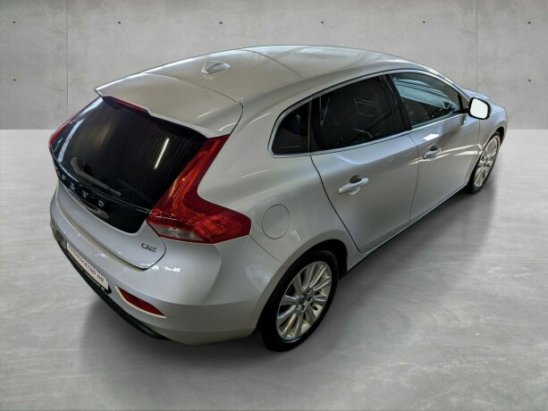 volvo-v40-diesel-2013-big-7