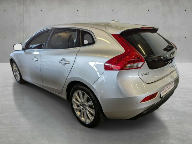 volvo-v40-diesel-2013-big-2
