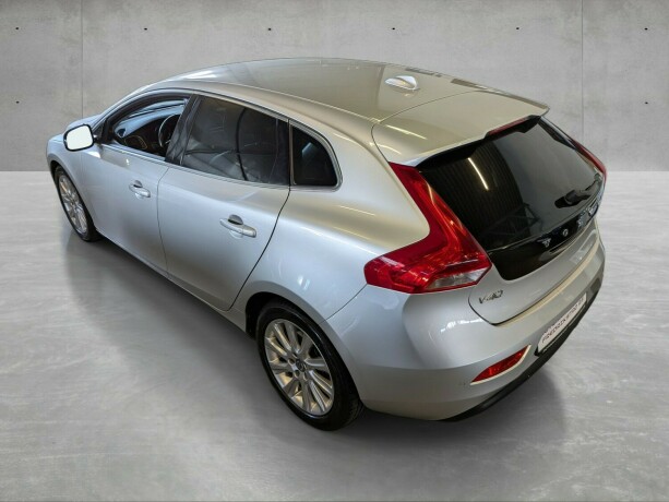 volvo-v40-diesel-2013-big-6