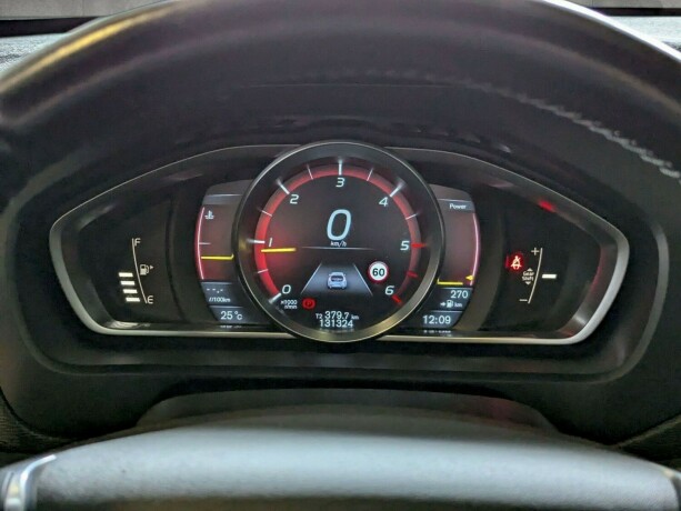 volvo-v40-diesel-2013-big-16