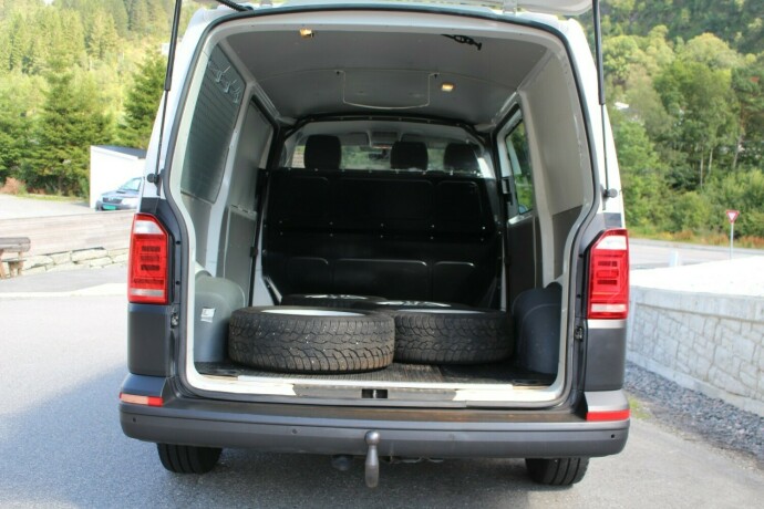 volkswagen-transporter-diesel-2019-big-4