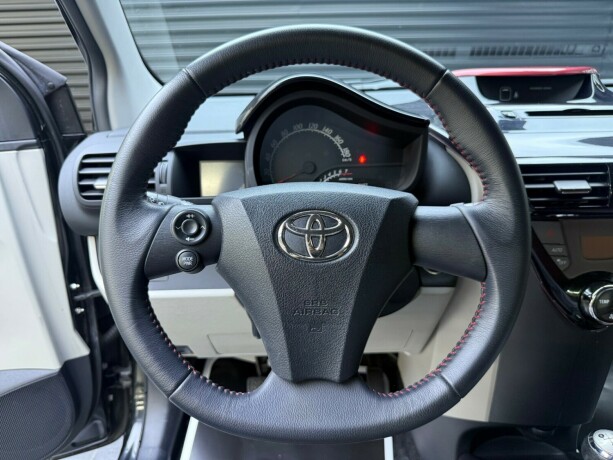 toyota-iq-bensin-2012-big-13