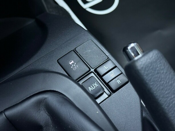 toyota-iq-bensin-2012-big-20