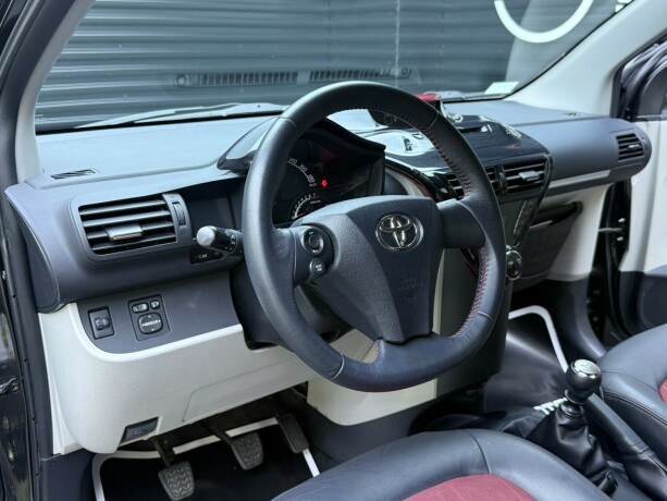 toyota-iq-bensin-2012-big-10