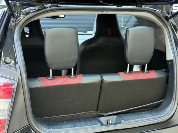 toyota-iq-bensin-2012-big-25