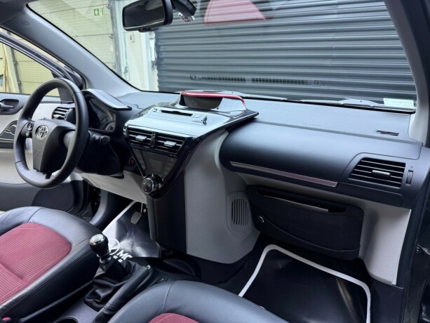 toyota-iq-bensin-2012-big-11