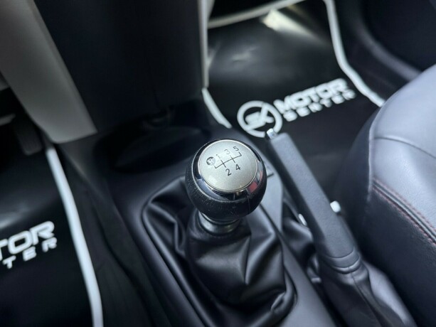 toyota-iq-bensin-2012-big-19