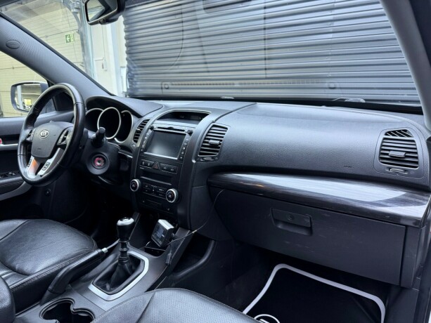 kia-sorento-diesel-2011-big-11