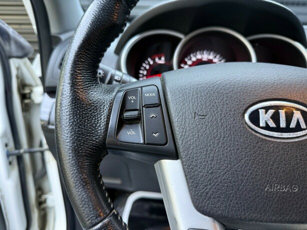 kia-sorento-diesel-2011-big-13