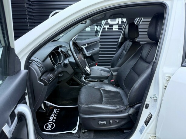 kia-sorento-diesel-2011-big-23