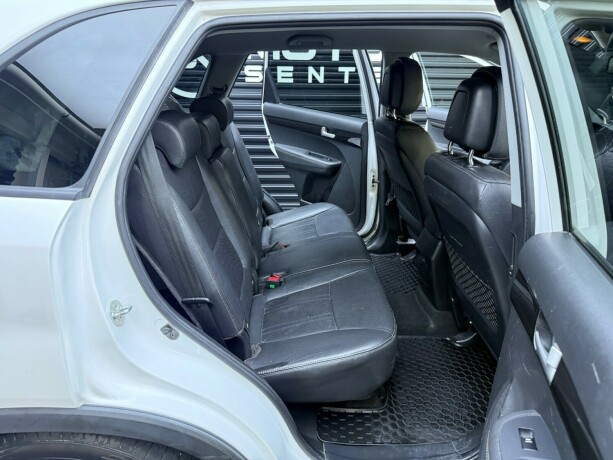 kia-sorento-diesel-2011-big-26