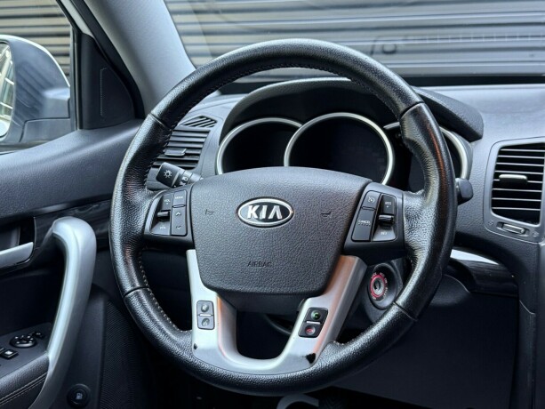 kia-sorento-diesel-2011-big-12