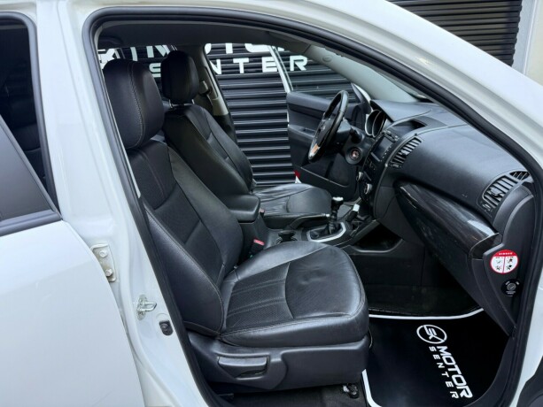 kia-sorento-diesel-2011-big-24