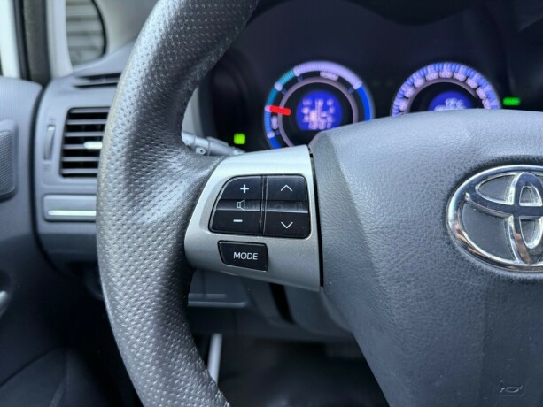 toyota-auris-bensin-2012-big-14